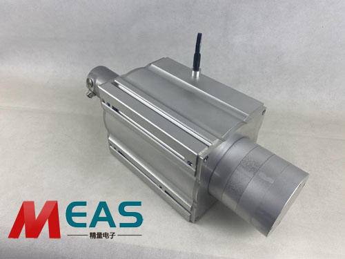 ����λ�ƾ��a�����m(x��)���ʵ�ݔ����(sh��)��(j��)