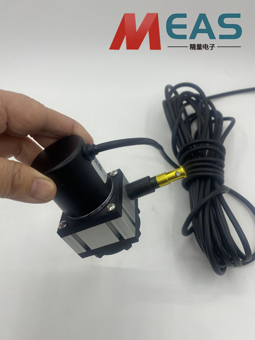 ����λ�ƾ��a������޶ȵذl�]�����܃���