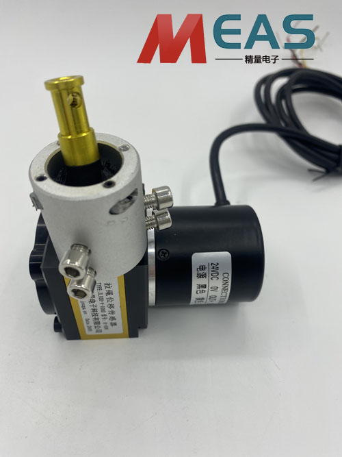 ����λ�ƾ��a�����ʟo�`�ؑ�����늙C�Ķ�λ�y��ϵ�y��